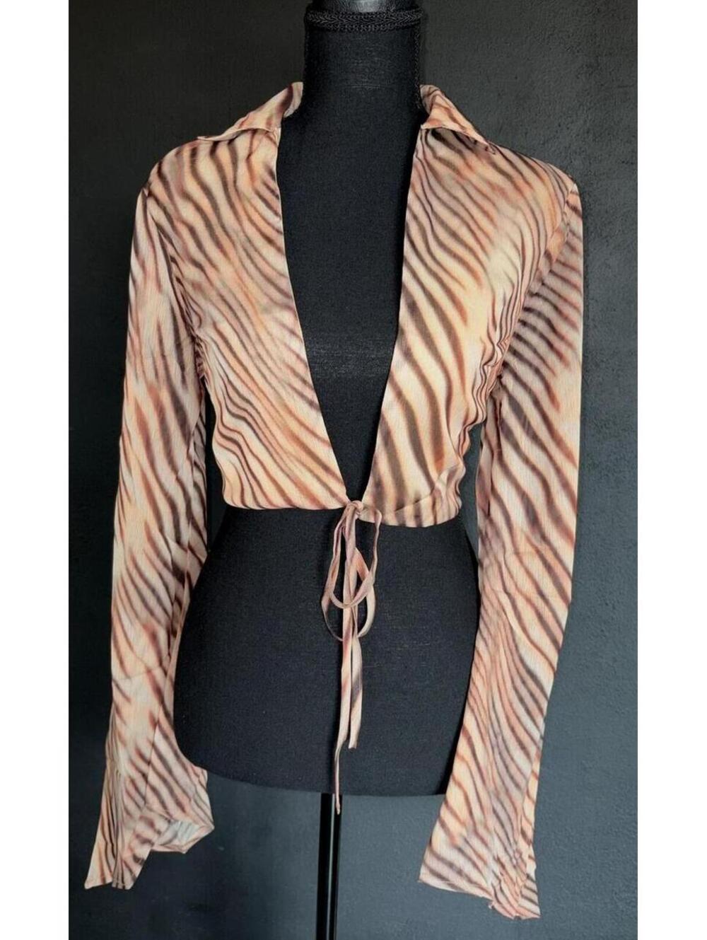 -Nasty Gal- NWT Crop Shirt, Size U.S. 6